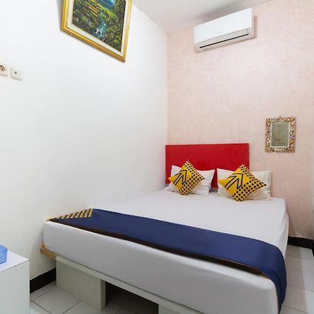 Spot On 2425 Salina Hotel Syariah ซิโดอาร์โจ ภายนอก รูปภาพ