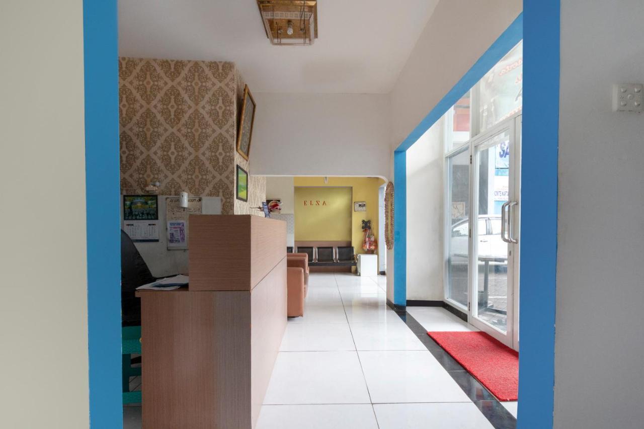 Spot On 2425 Salina Hotel Syariah ซิโดอาร์โจ ภายนอก รูปภาพ